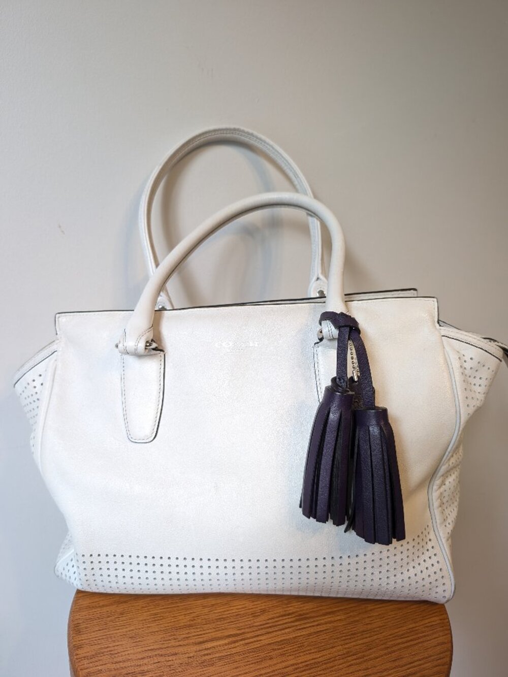 Coach 22340 White Legacy Perforated Leather Medium Candace Carryall Purple Tasse